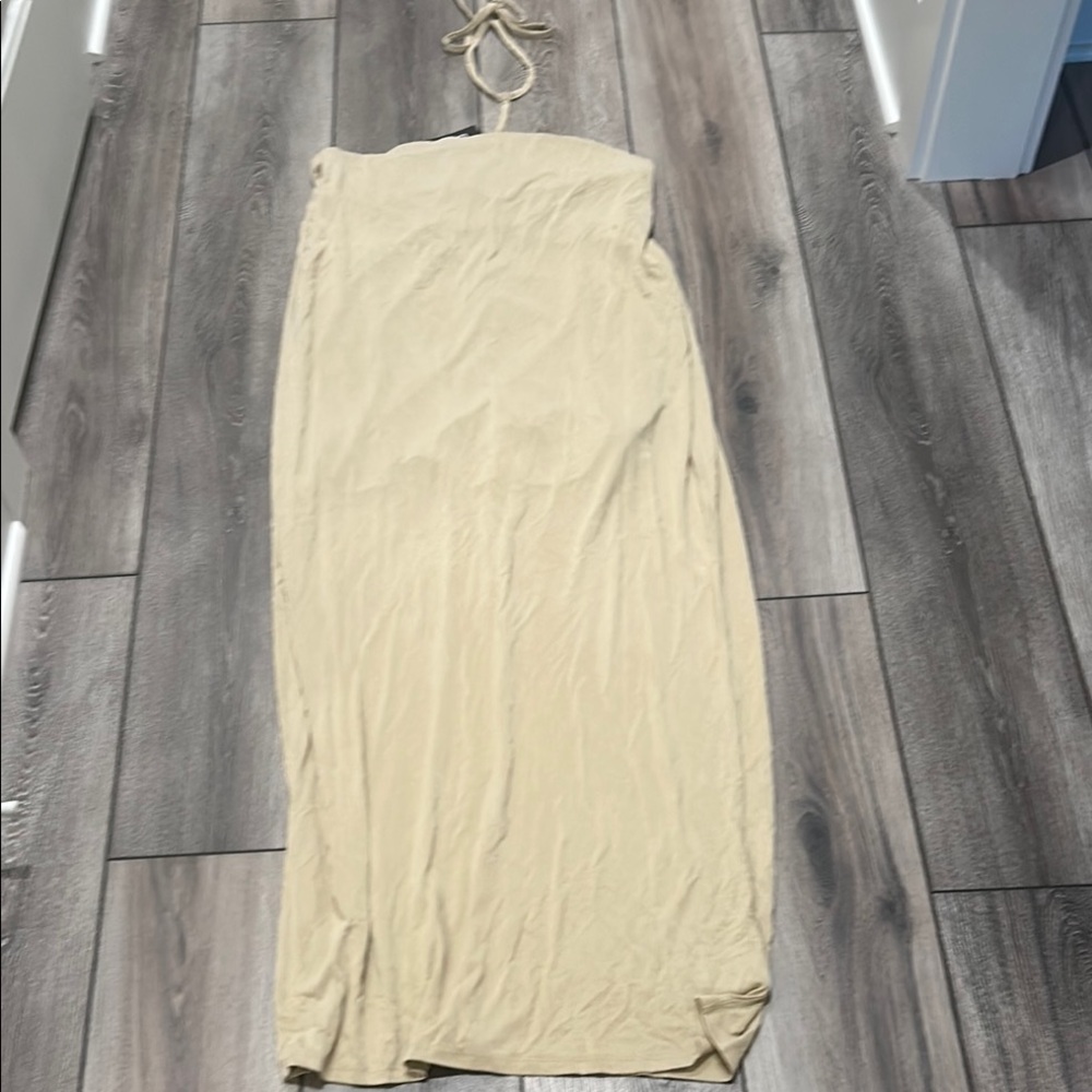 Bar III Elegant Cream Maxi Halter Dress size 0X moderate stretch NWT